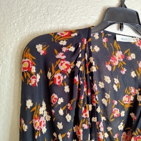 A.L.C. Carla floral silk wrap blouse sz 2 - Picture 2 of 7